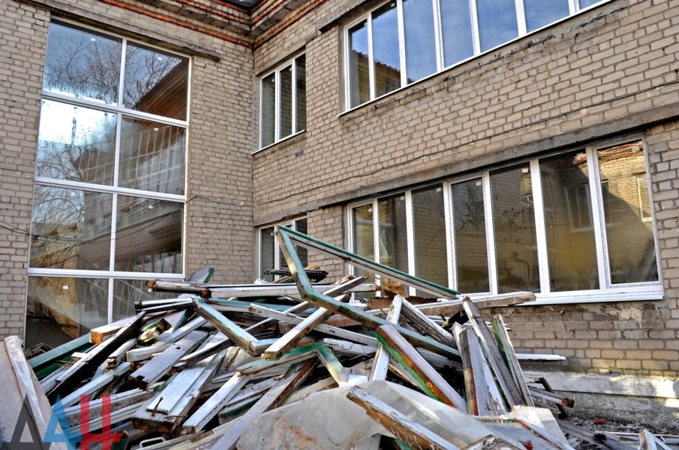 Фото: восстановление Дебальцево, архив