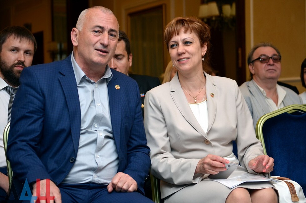 Главы Минагропрома И. Михайлов и Минтруда и соцполитики Л. Толстыкина