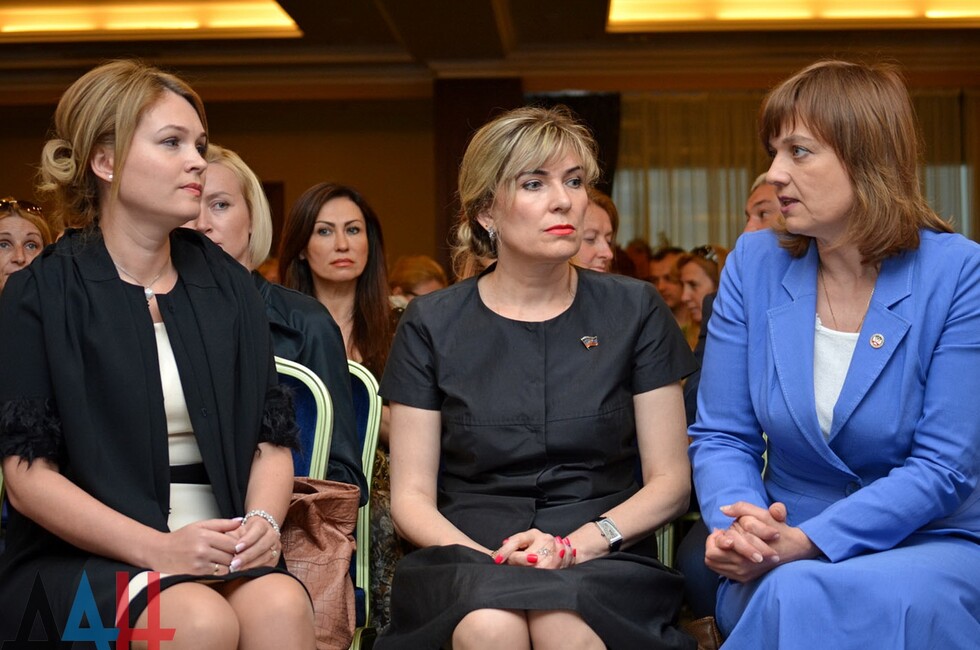 министр финансов Е Матющенко, главы ЦРБ И. Никитина и  Мининформа Е. Никитина