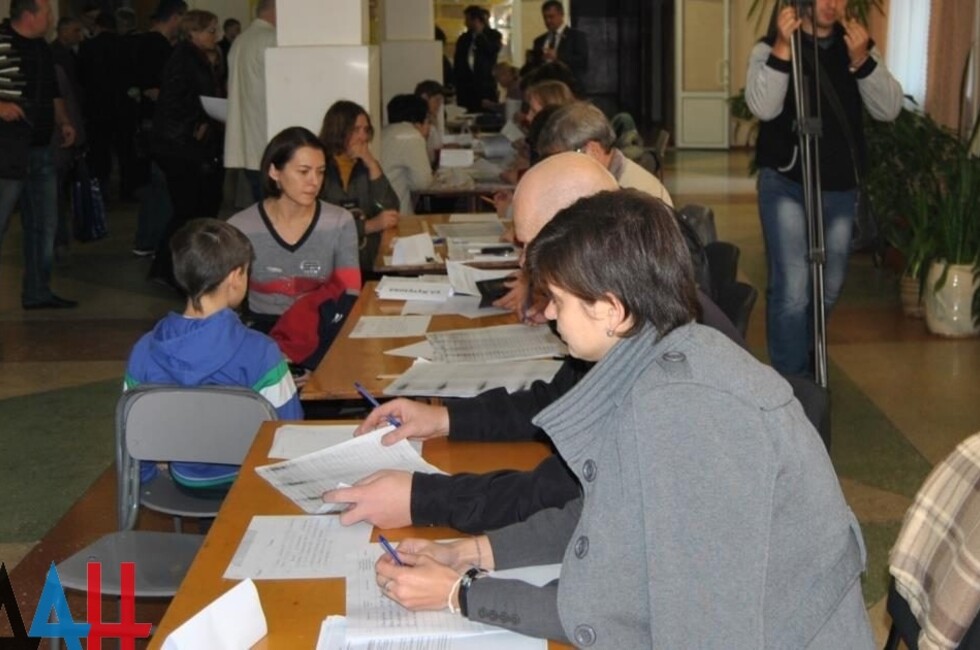 A polling station in Kievskiy district, Donetsk, Oct. 2, 2016