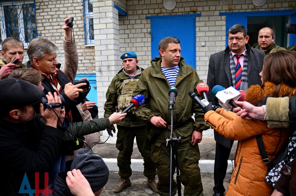 Обстановка последние новости. Горловка Захарченко. Александр Захарченко в Дебальцево. Горловка Россия. Новая Горловка.