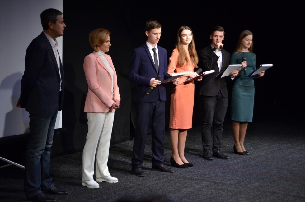 Фото: Донецкий государственный академический музыкально-драматический театр