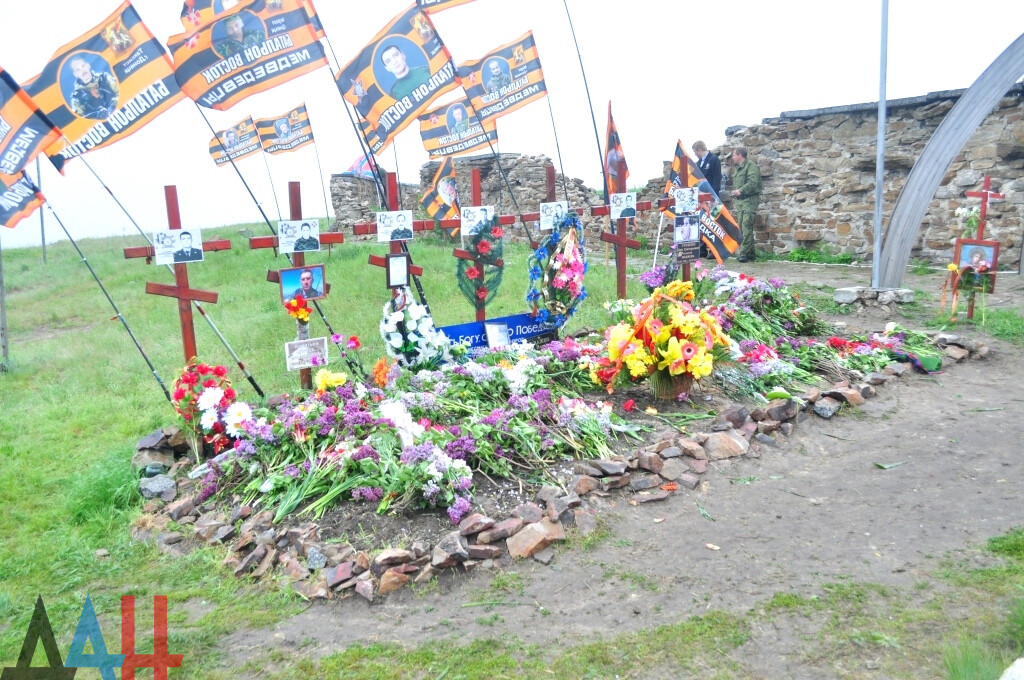 Животное рядом с саур могилой. Саур могила Церковь. Мемориал Саур могила Жога. Виктор Михалев Саур могила. Саур могила вид сверху.