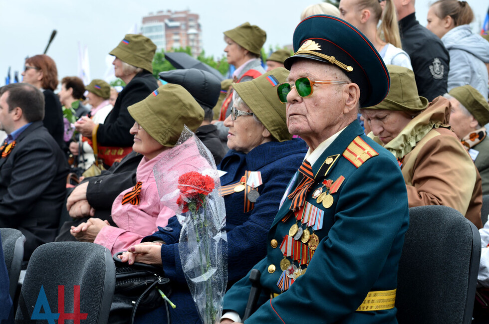 Есть ли праздник 8 мая. День Победы ветераны. 8 Мая праздник. 8 Мая в мире празднуют.