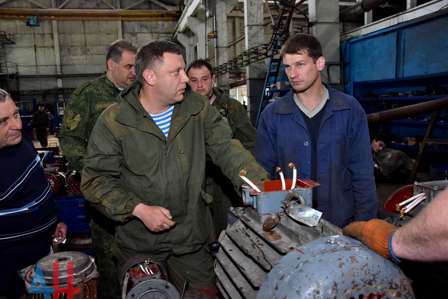 Г донецк рабочий ростовская область. Экскаваторный завод Донецк Ростовской области. Тарный завод Донецк ДНР. Электротехнический завод ДНР. Донецкий электротехнический завод Донецксталь.