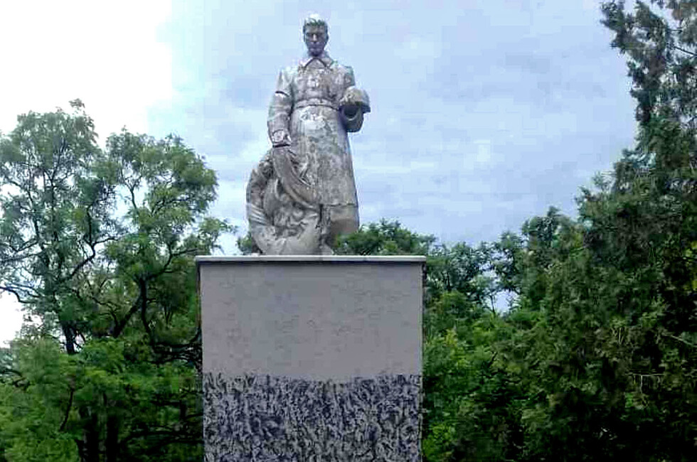 Фото: состояние памятника после ремонта.