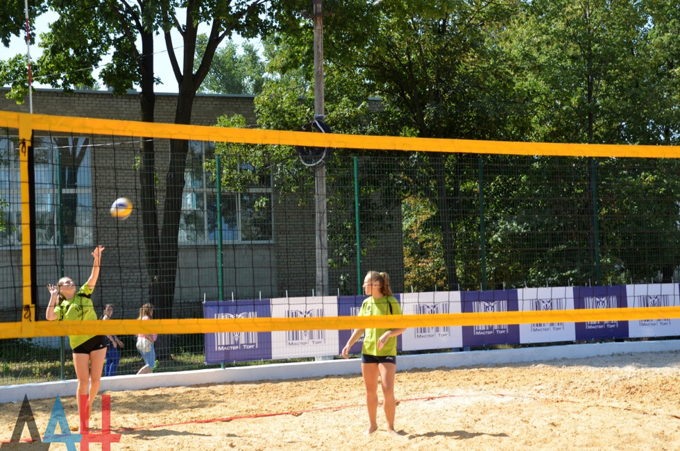 Открытие спортивной площадки для пляжных видов спорта в Макеевке
