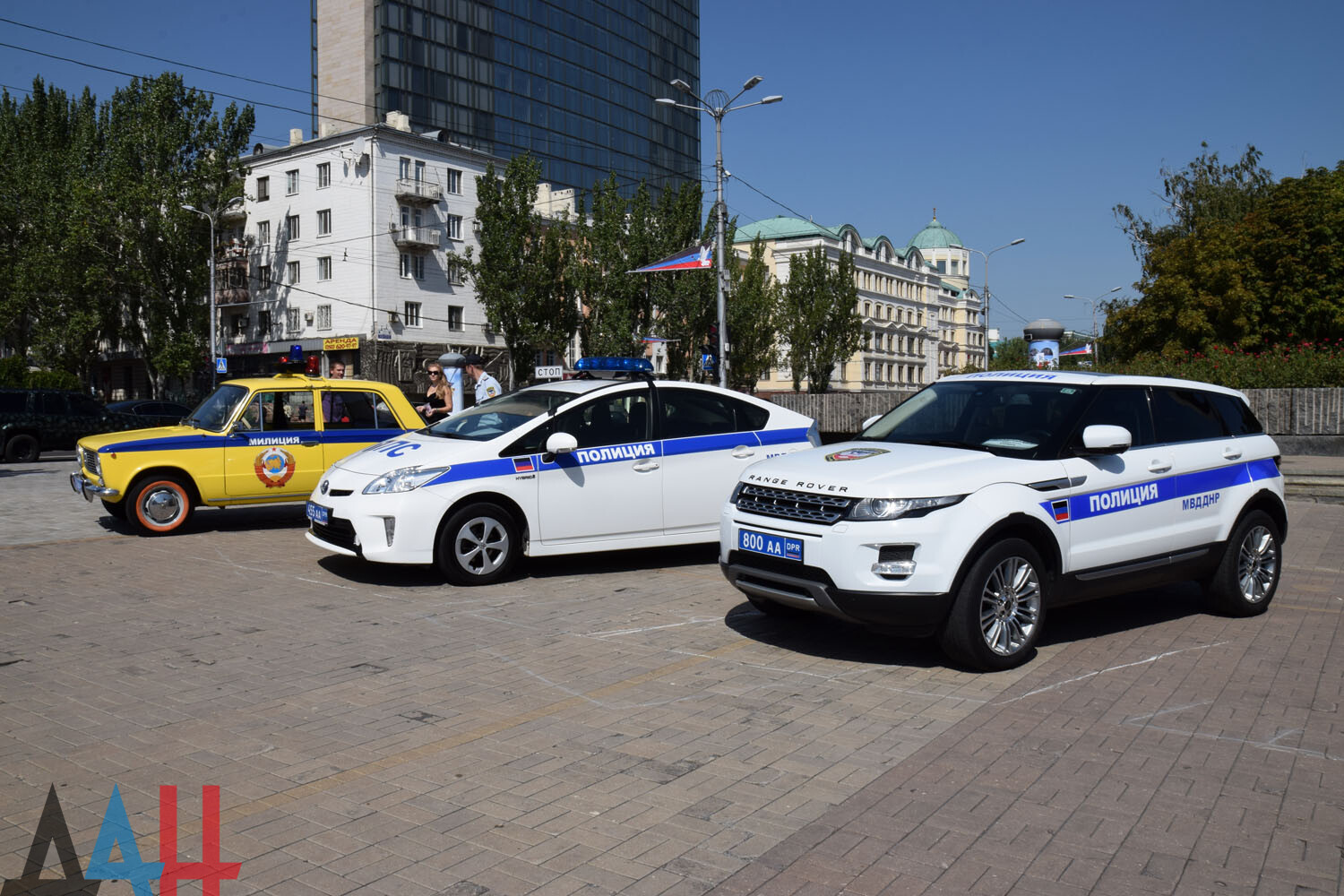 В центре Донецка впервые открылась выставка дорожно-строительной и  коммунальной техники - Общество - ДАН