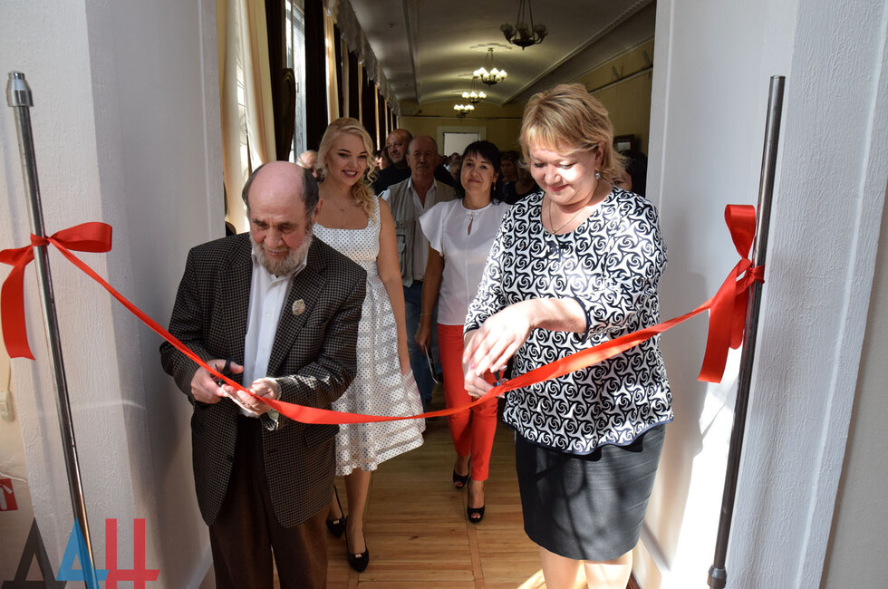 Открытие выставки к 80-летию донецкого художника Юрия Зорко.