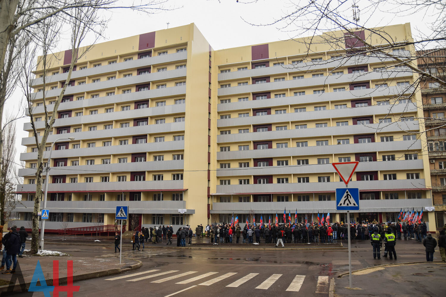 В Донецке завершена реконструкция высоток для семей, потерявших жилье из-за  боев вблизи аэропорта - Общество - ДАН