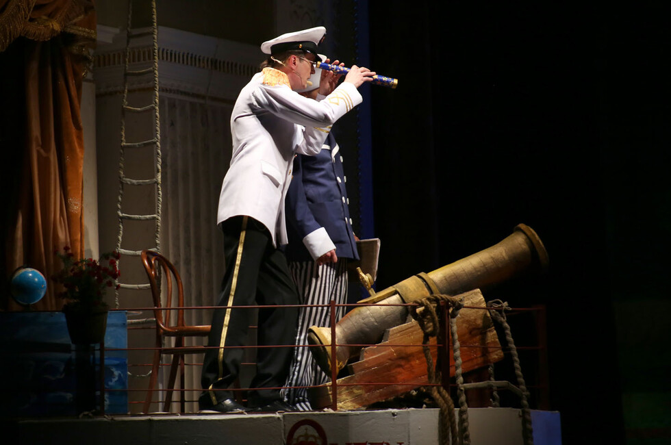 Фото: Донецкая муздрама