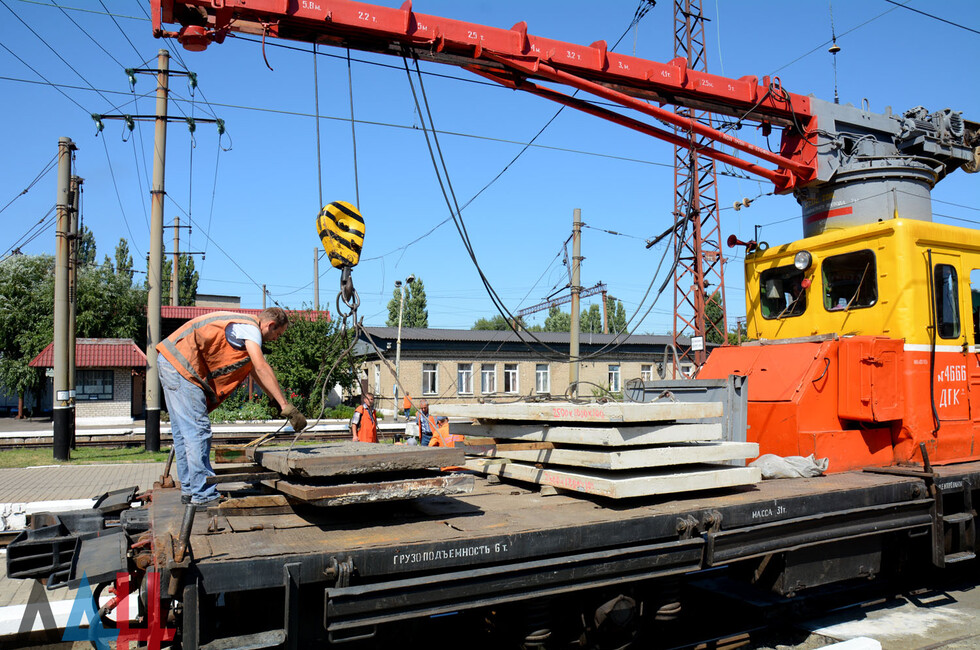 Фото: восстановление Дебальцево, архив