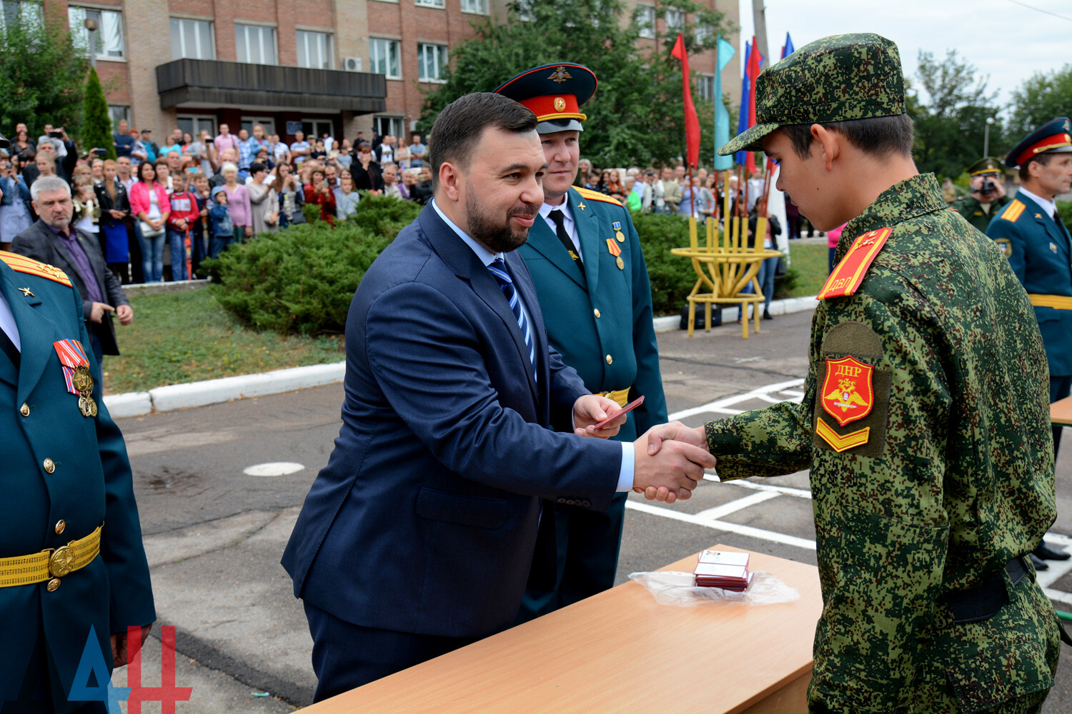 Донецкий армейский корпус. Донецкий лицей с усиленной военно физической подготовки й. Донецк военный лицей фото война. Вишневский Донецк военное училище.