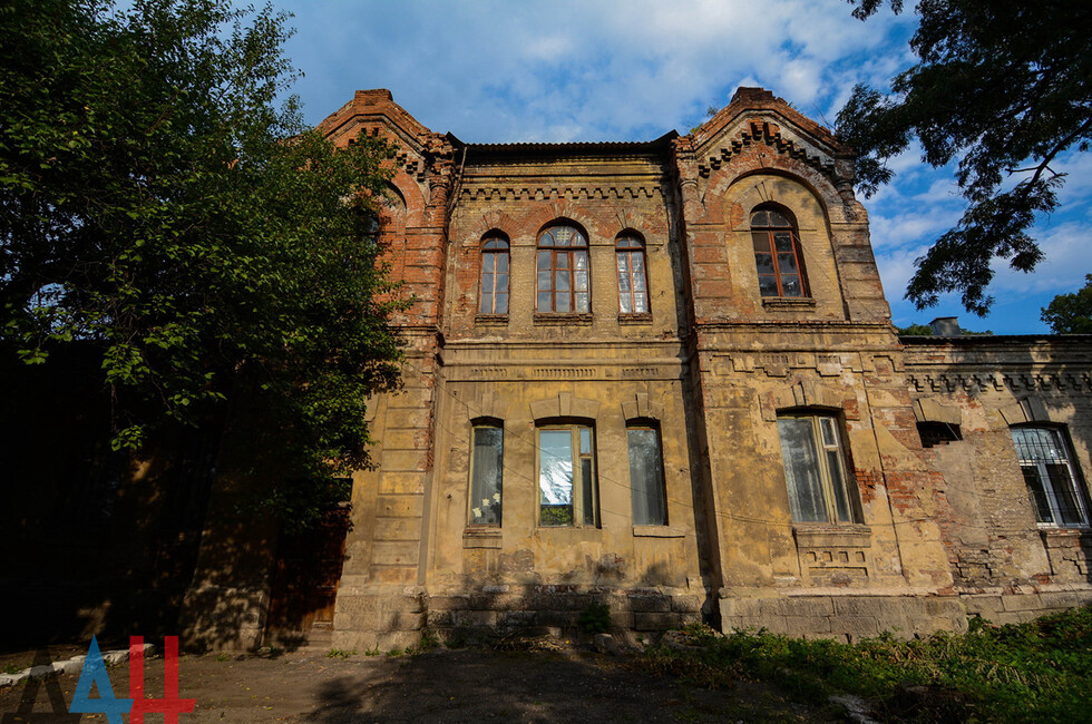 Рыковская больница, здание построено в 1892 году