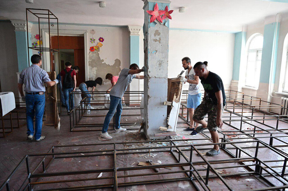 Фото: Донецкая муздрама