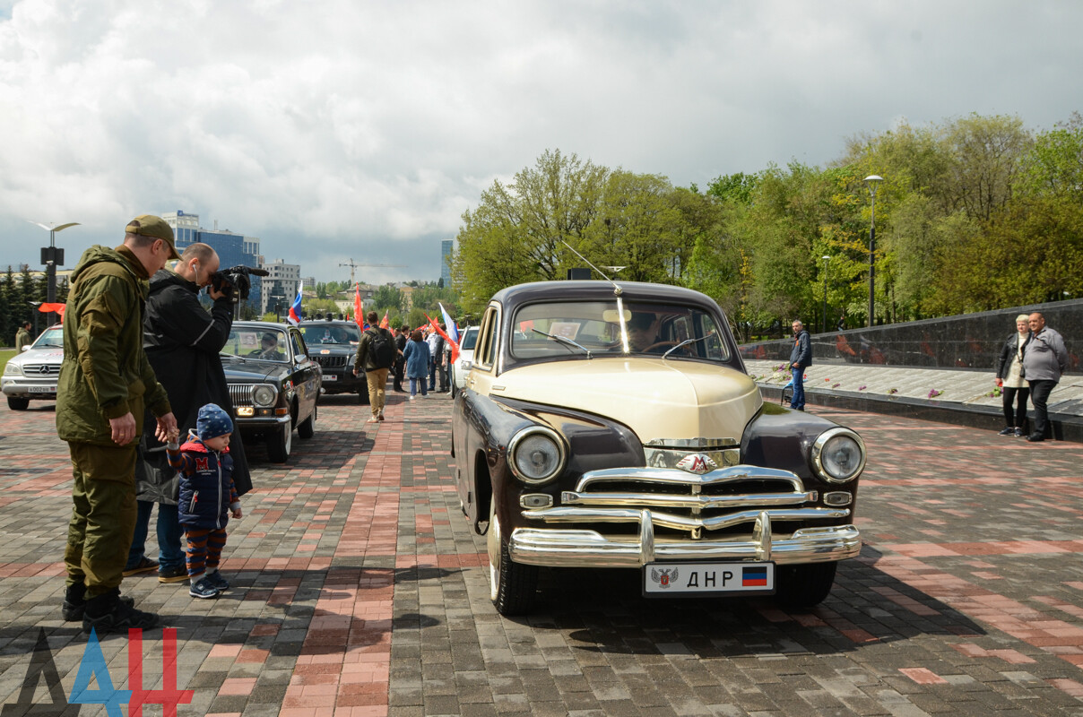 ФОТО: Самый масштабный автопробег в истории ДНР прошел в Донецке в честь  75-летия Великой Победы - Политика - ДАН