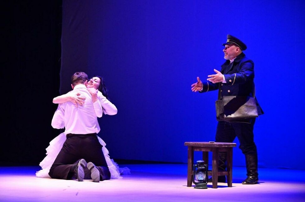 Фото: Донецкая муздрама