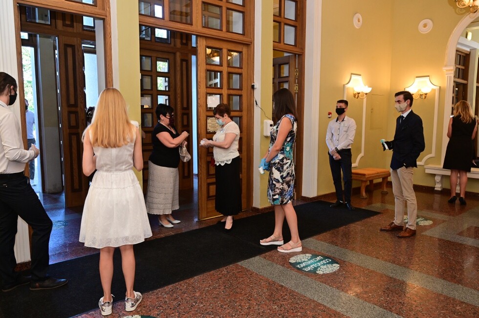 Фото: Донецкая муздрама