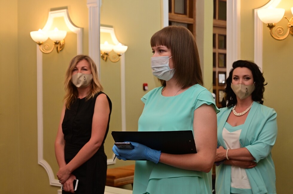 Фото: Донецкая муздрама