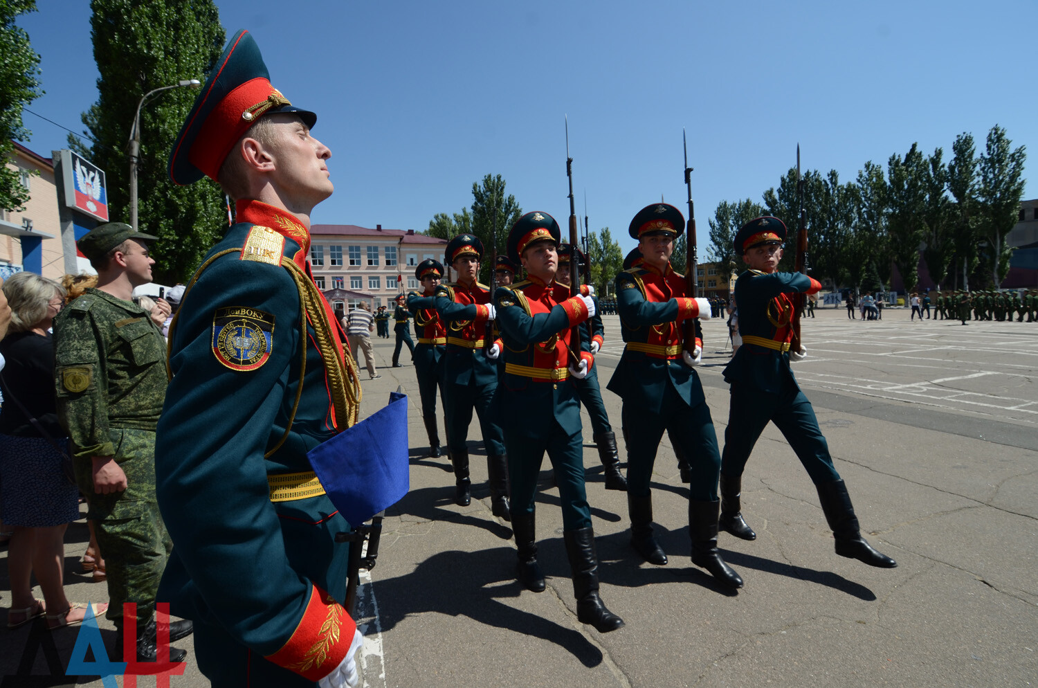 Донвоку. Военное училище в Донецке. Донецкое общевойсковое командное училище. Донецкое военное училище связи. Выпускники ДОНВОКУ ДНР.