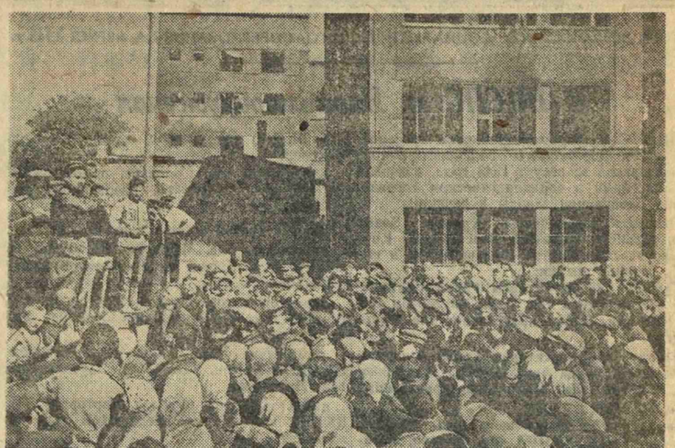 Первый митинг в честь освобождения города. Газета «Правда» №225 (9361) от 10 сентября 1943 г.