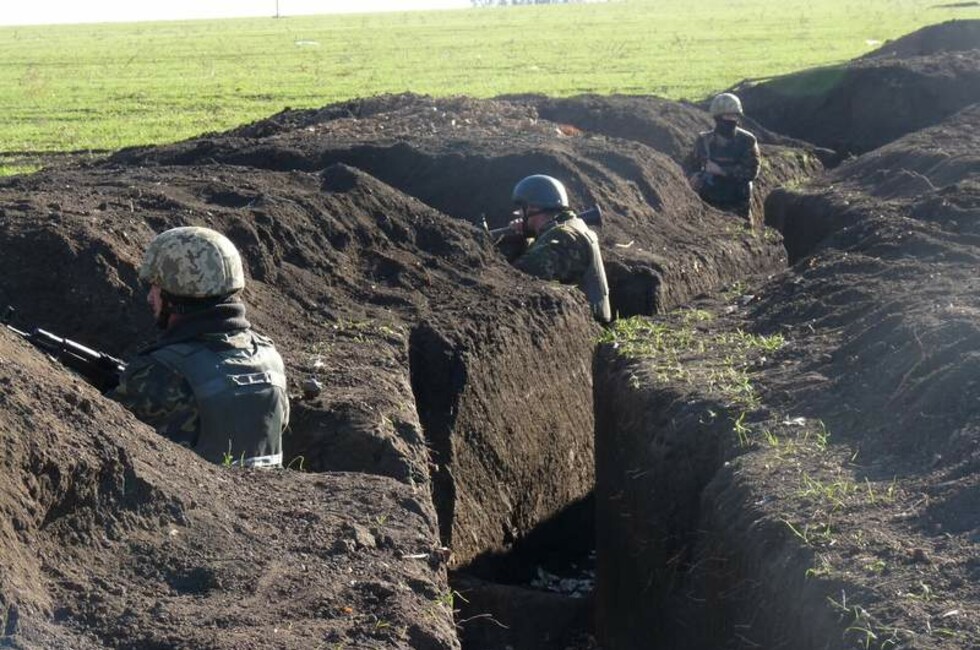 Укрепление окопа. Фортификационные сооружения ВСУ. Авдеевка фортификационные сооружения. Траншея фортификационное сооружение. Оборонительные сооружения ВСУ.