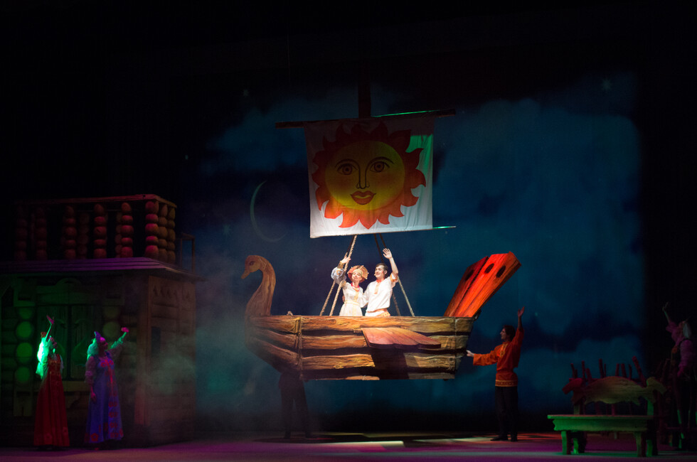 Фото: Донецкая муздрама