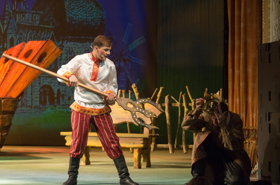 Фото: Донецкая муздрама