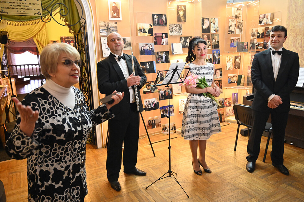 Фото: Донецкая муздрама