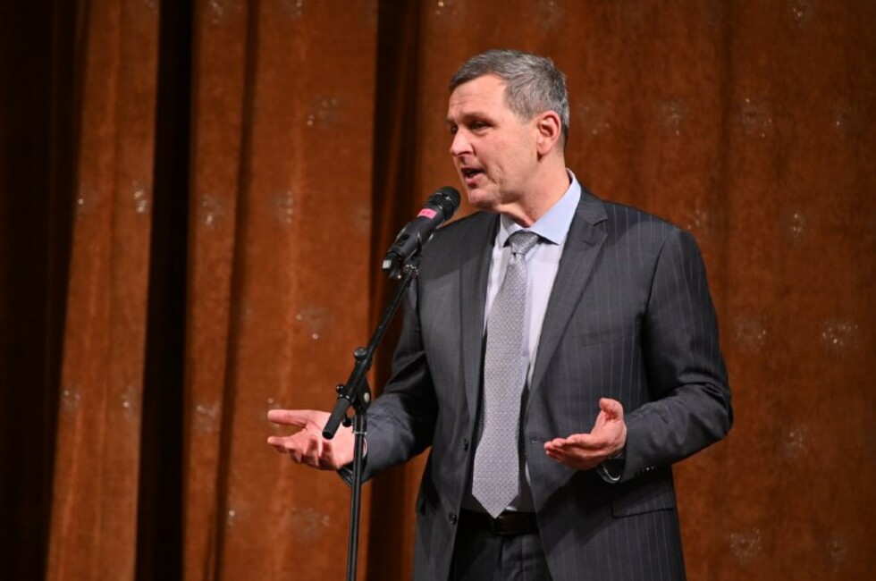 Фото: Донецкая муздрама