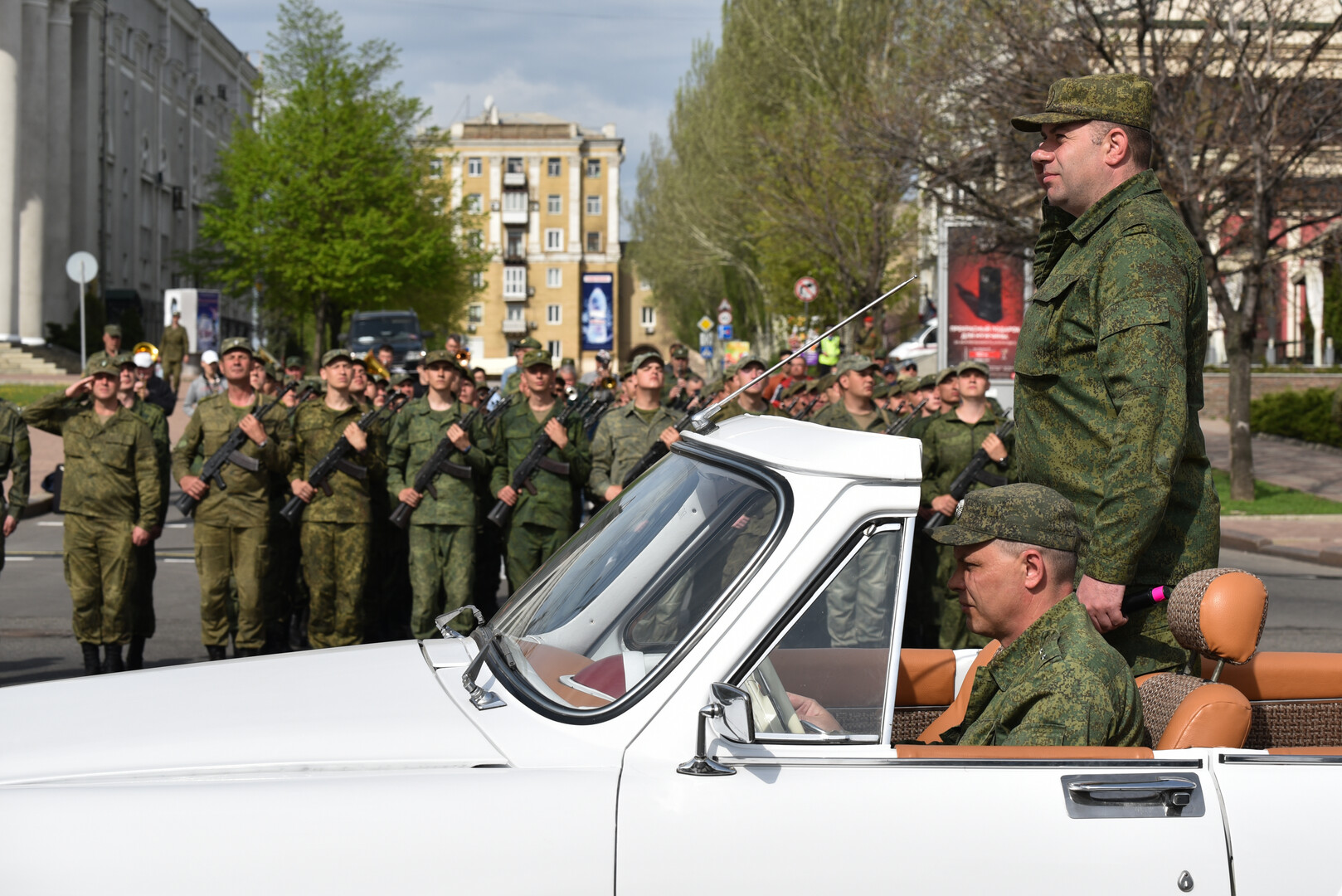 ФОТО: На главной площади Донецка прошла тренировка военного парада -  Фоторепортажи - ДАН