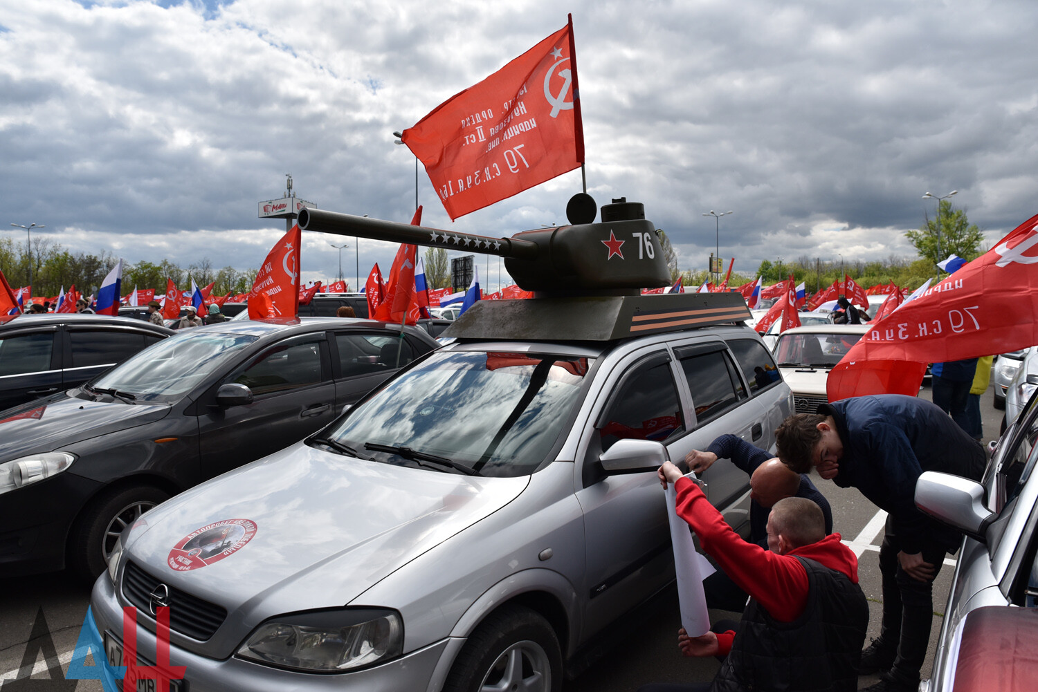 Второй в истории ДНР республиканский автопробег ко Дню Победы собрал более  1000 машин (ФОТО) - Общество - ДАН