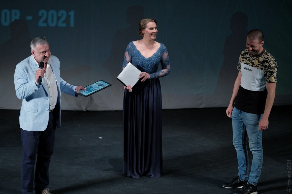 Фото: Донецкая муздрама