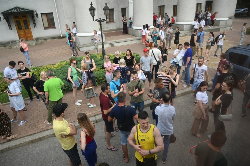 Фото: Донецкая муздрама