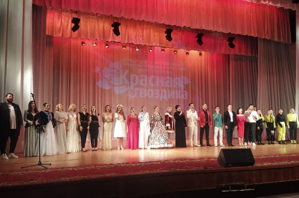 Фото: Донецкая муздрама