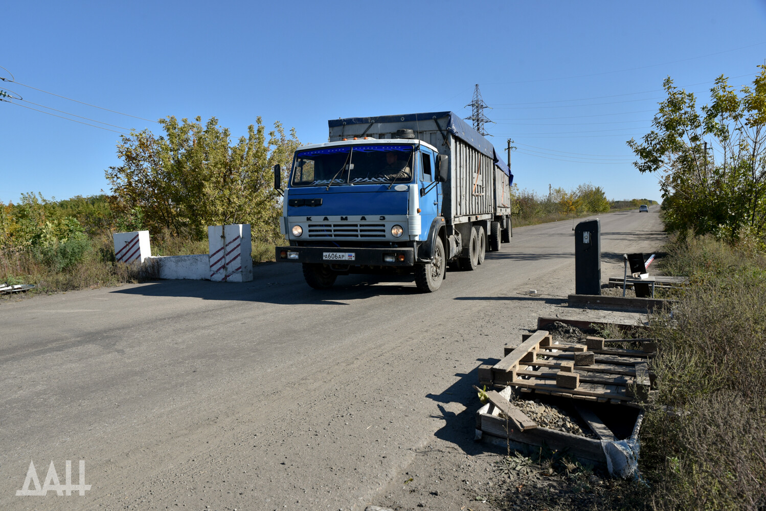 В ЛНР начали зеркально с ДНР демонтировать таможню - Общество - ДАН