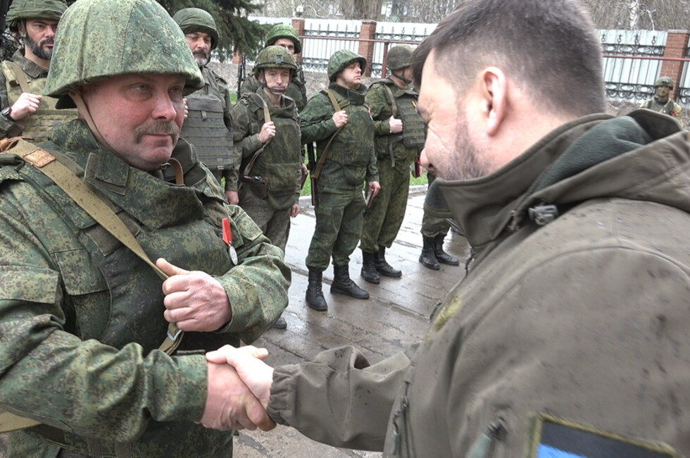 Днр 24 сегодня. Боец НМ ДНР. Награждённые бойцы ДНР. Награждение бойцов ДНР.