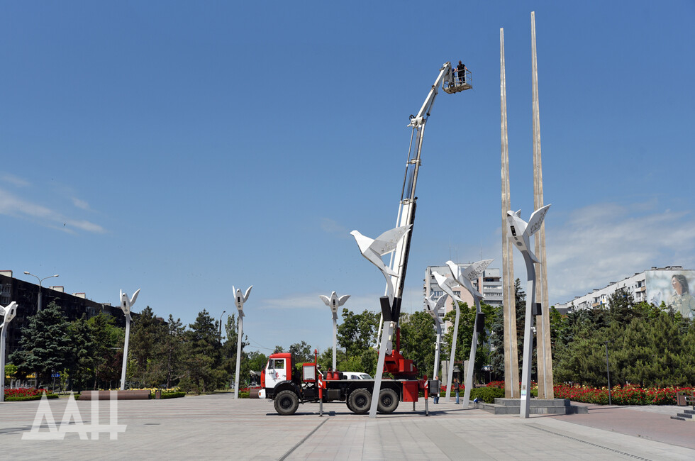 Поднятие флага РФ в Мариуполе в 2022 году