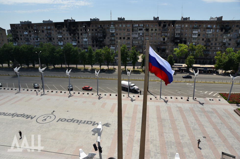 Поднятие флага РФ в Мариуполе в 2022 году