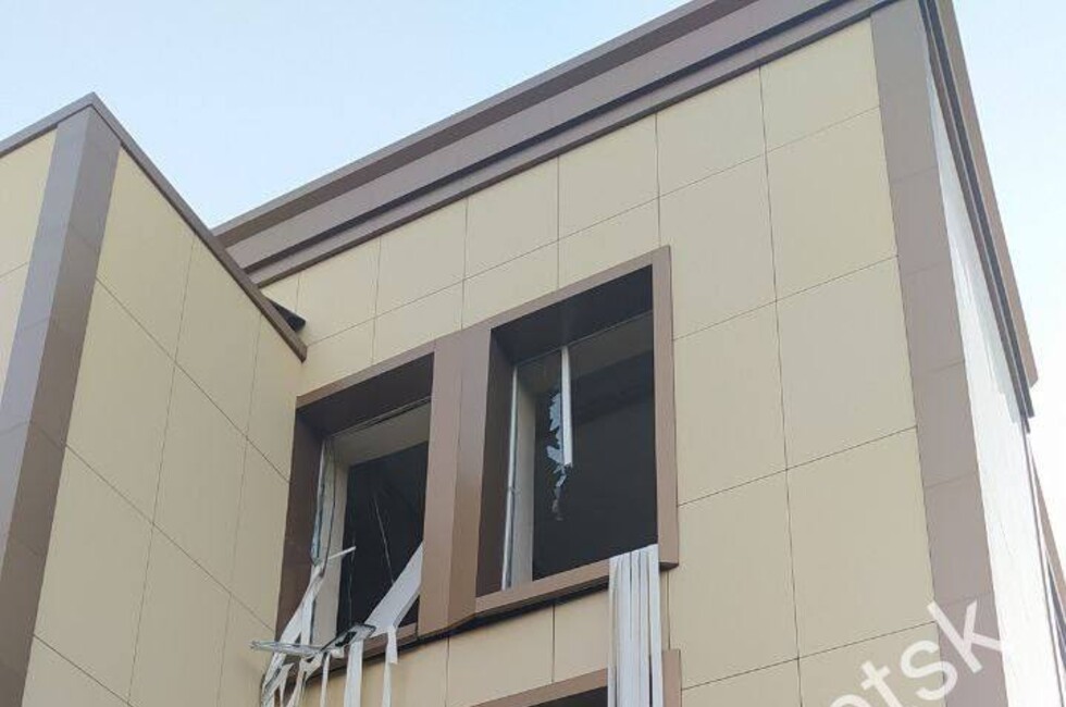 Последствия обстрела здания Центра славянской культуры