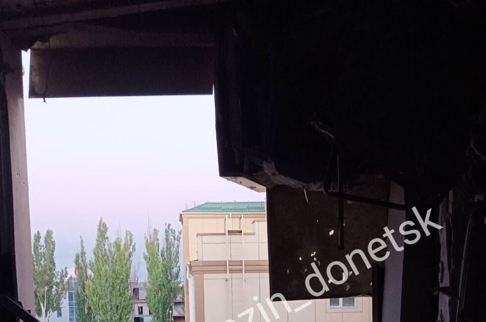 Последствия обстрела здания Центра славянской культуры