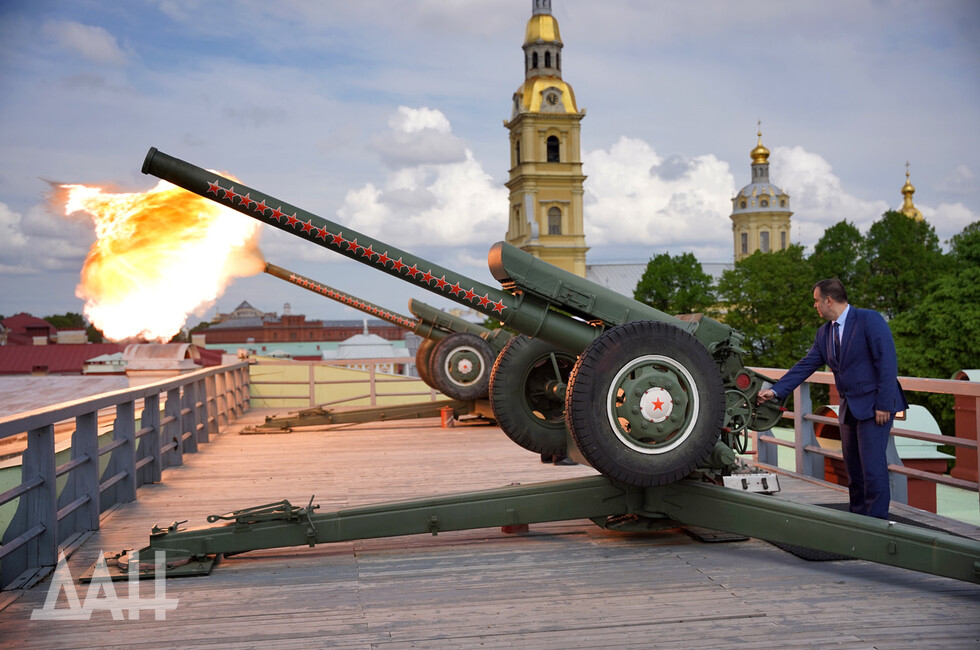 Полуденный выстрел на Петропавловской крепости