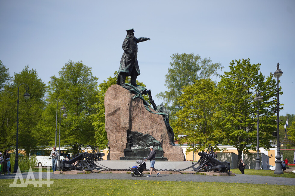 Соборная площадь в Кронштадте