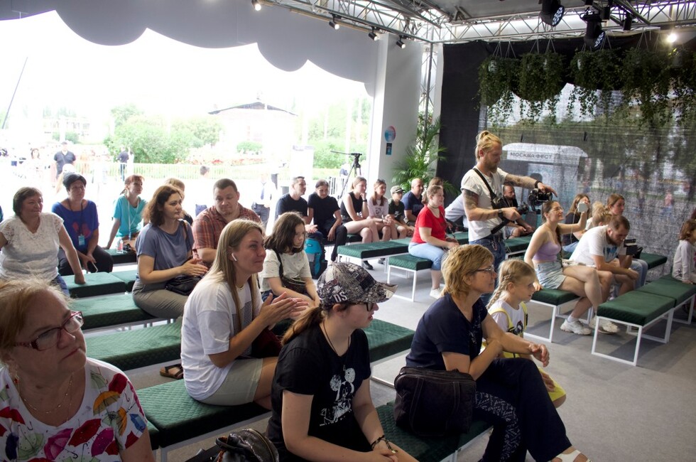 Фото: Донецкая муздрама