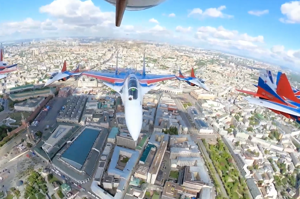 Скриншот трансляции Парада Победы