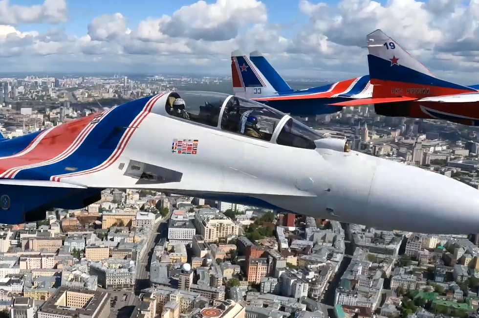 Скриншот трансляции Парада Победы