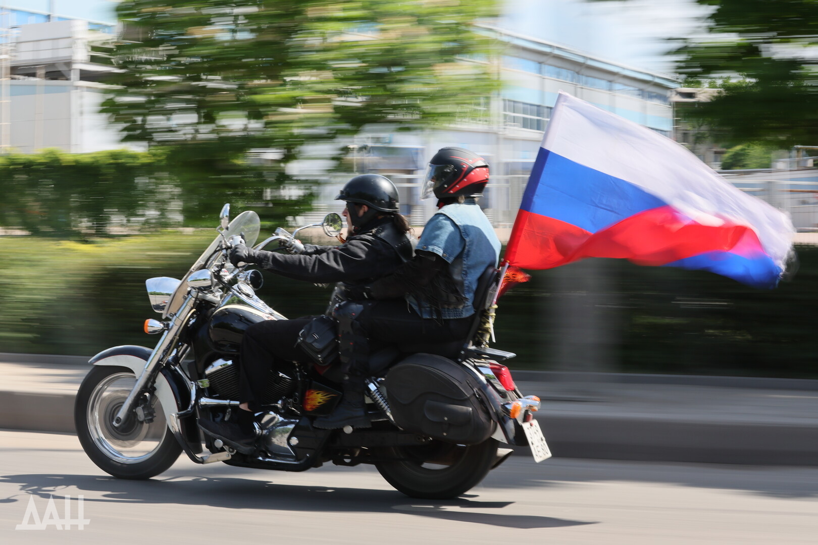 ФОТО: Российские студотряды провели в Донецке автомотопробег ко Дню Победы  - Эксклюзив - ДАН