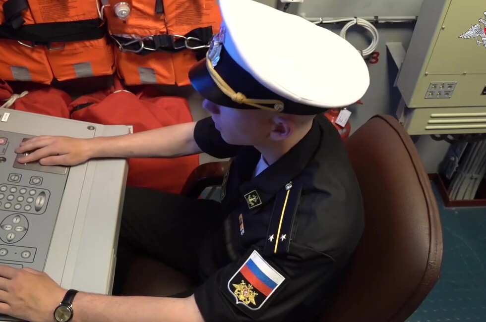 Фрагмент видеозаписи из официального ТГ-канала Минобороны РФ