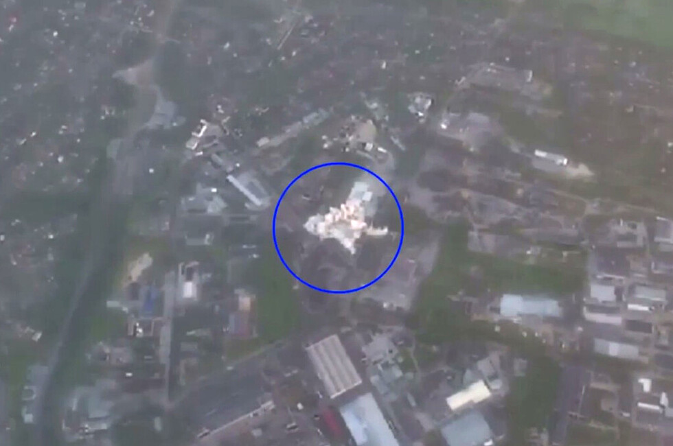 Последствия ракетного удара ВС РФ по зданию в Харькове. Скриншот видеосюжета Минобороны РФ