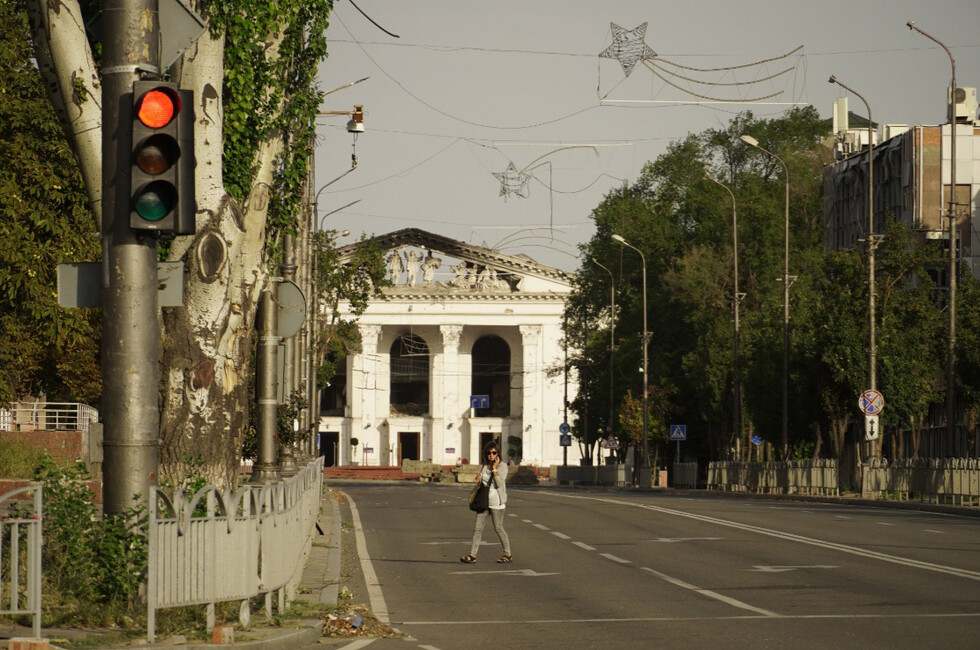 Первый светофор заработал в Мариуполе после войны, лето 2022 года. Фото предоставлено Сергеем Венявским